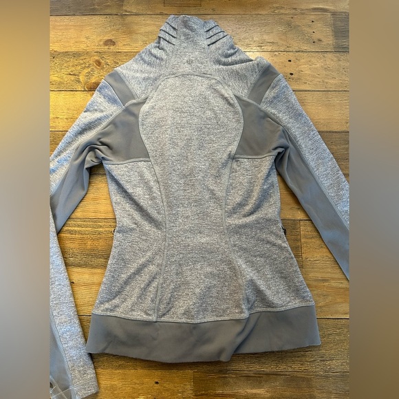 LULULEMON Gray Heathered Bhakti Yoga Flattering Jacket Double Zipper Thumb Hole - Picture 12 of 16